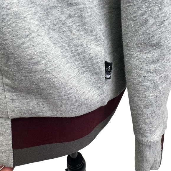 The North Face❤️Grey Jersey Crew Neck Sweatshirt Size M - Picture 7 of 15